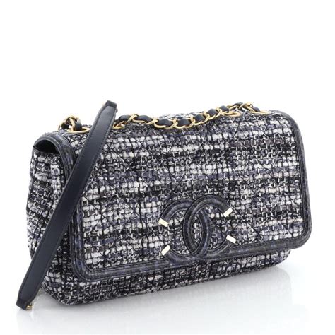 chanel filigree flap